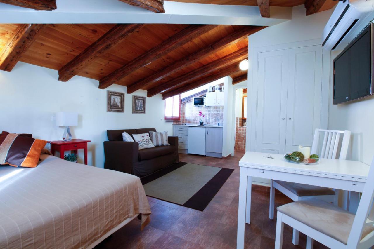 Viviendas Turisticas Camino Del Prado Madrid Room photo
